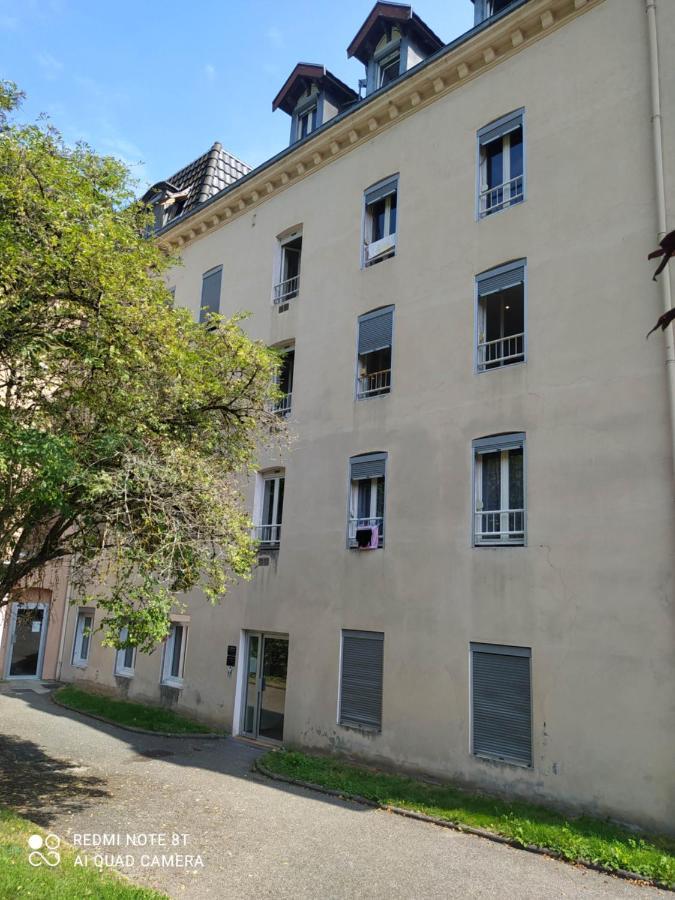 Joli Studio Au Centre D'Uriage Vaulnaveys-le-Haut Exterior photo